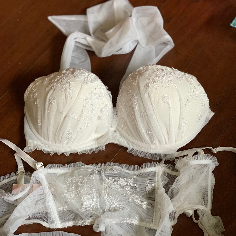 Victoria secret bridal lingerie 36C & M/L Garter